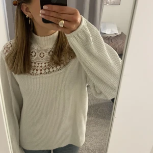 Söt tröja - Så fin, köparen står för frakt 💕