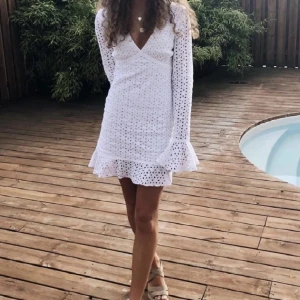 Student klänning - Jätte söt student klänning med volanger Högsta bud nu är 500+frakt 