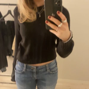 Stickad tröja - Svart stickad tröja ifrån hm!