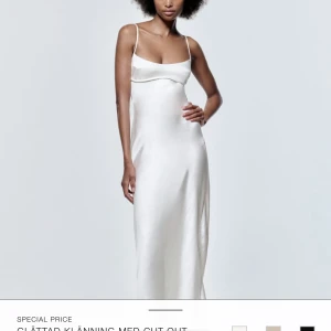 SÖKER - Söker den här klänningen till min student så om du skulle tänka dig att sälja din så köper jag den gärna. I storlek M eller L