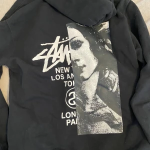Stussy hoodie - Säljer min stussy hoodie pga att den aldrig används. 