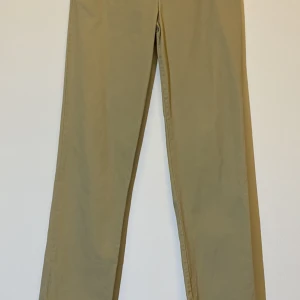 Chinos från Raulph Lauren - Chinos från Ralph lauren med 29W. I väldigt bra shick. Skriv för frågor!