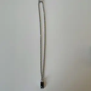 Halsband i stål, aldrig använd, fick i present men har bara legat i garderoben 