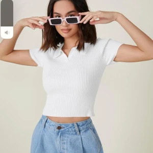 Topp Shein - Croptop med polokrage från Shein Storlek M, passar XS/S  Ny