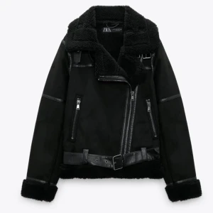 zara jacka - jacka från zara, i bra skick och använd ca 5 gånger. Skriv för egna bilder