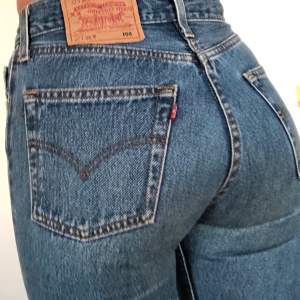 Vintage Levis 501! Sitter som en smäck men lite trasiga i sömnen nertill 