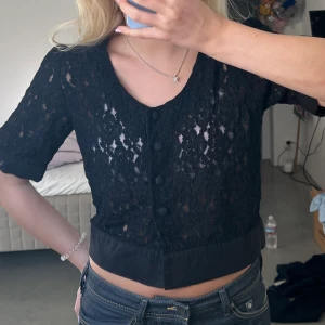 Virkad/spetstopp - Jättefin topp i nyskick! 💞💞 Frakten ingår inte i priset