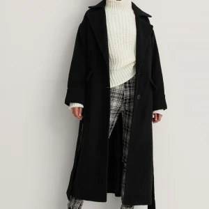 Svart ullkappa  - Svart ullkappa från NA-KD. Strl S, använd fåtal gånger. 