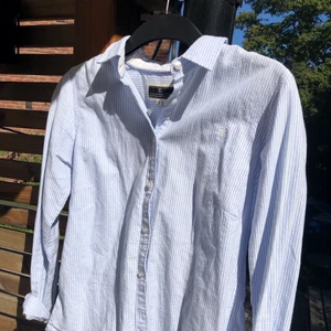 Skjorta - Rutig blå skjorta. Strl S💙