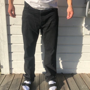 Weekday jeans - Modell voyage  Bara använd 1-2 gånger Tjej modell men sitter snyggt på killar med