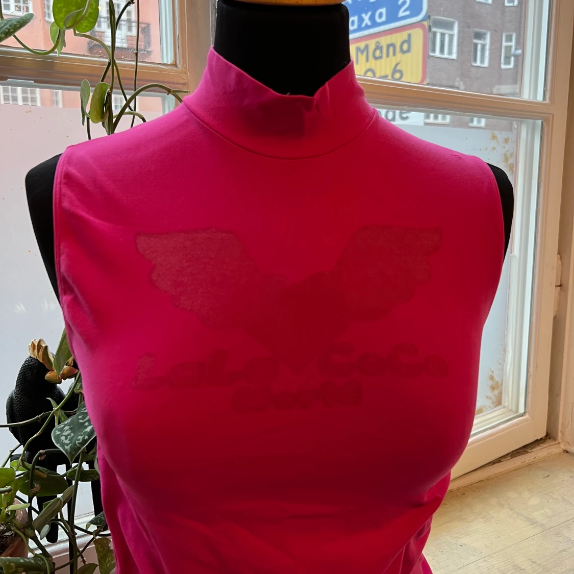 Trendigt rosa linne med tryck  - 90