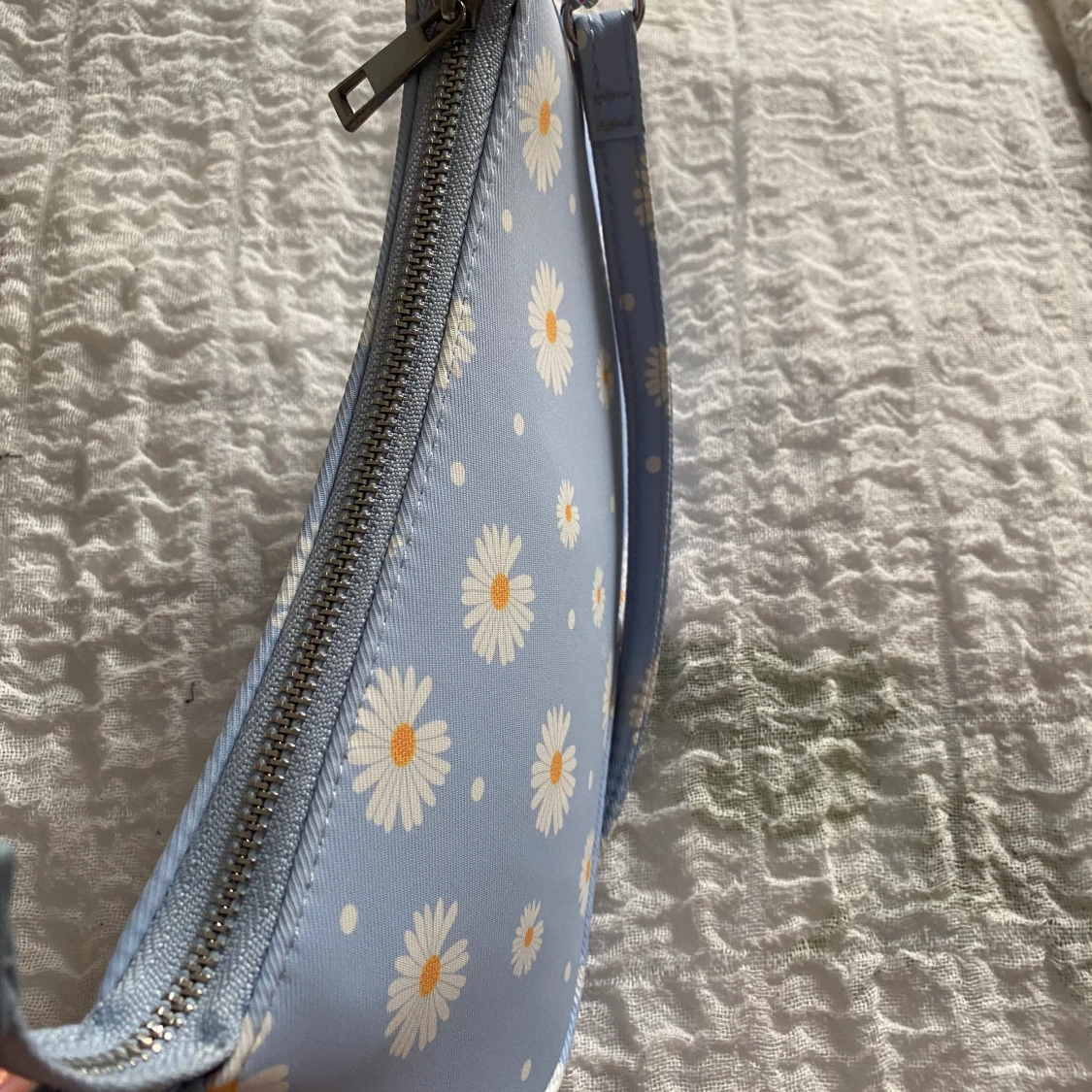 Handväska med hamomile blommor motiv  - 91