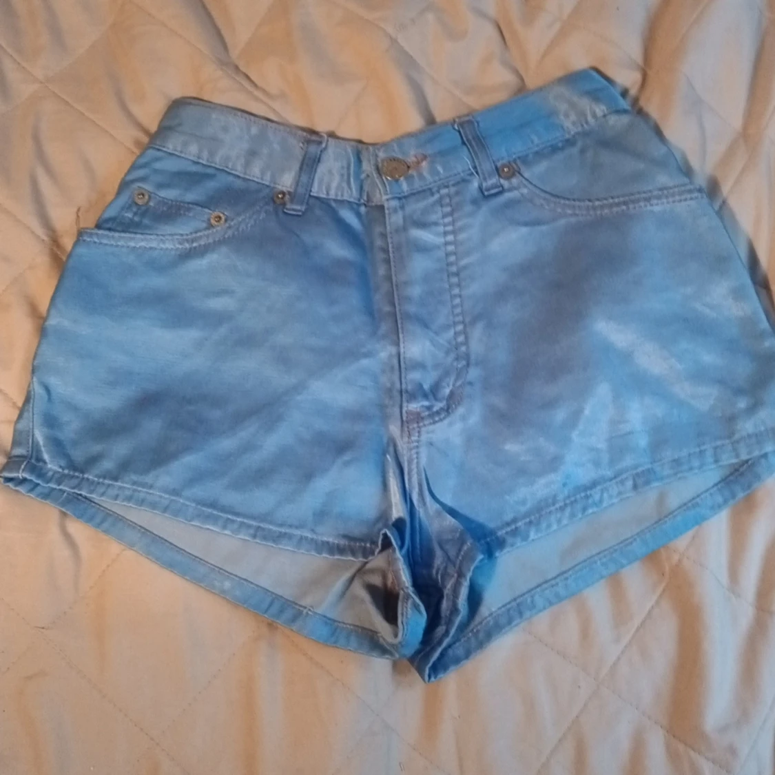blåa shorts