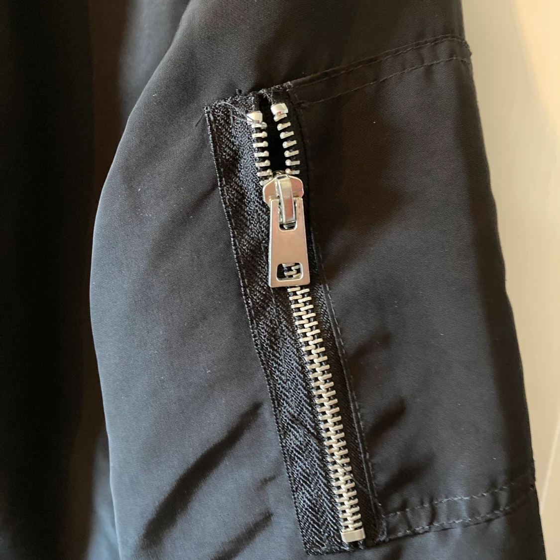 Svart bomberjacka - 90