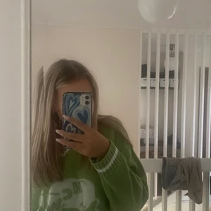 Stickad tröja - Fin oanvänd tröja , storlek M men sitter som en S.