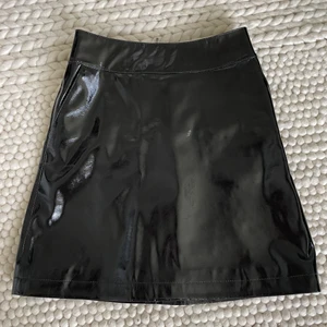 Stylein skirt - Stylein Valeri Skirt Black PU, Poylester Som ny, inget att anmärka på.