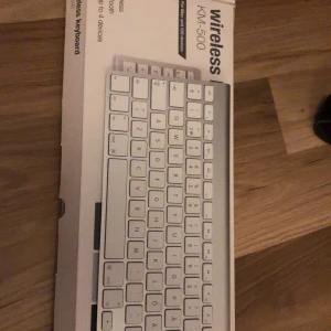 Wireless keyboard KM-500  - Ett keyboard - bluetooth