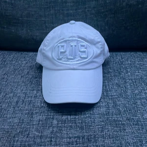 Parajumpers keps - Aldrig använd. Cond 10/10. Skriv för mer information 