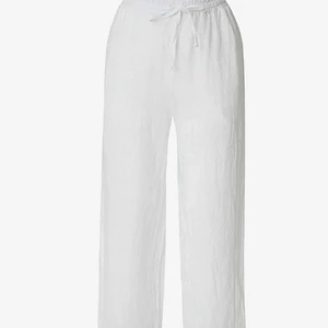 Linnebyxor - Säljer linnebyxor ifrån Chelsea . Köpte i butik i Gbg och har använts 1 gång!❤️ De är 100% linne och är i ett material som ej krymper i tvätten! Nyprisen- 400kr