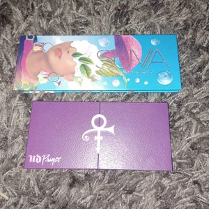 Ögonskuggspaletter - Helt oanvända paletter säljes. Båda är äkta och inköpt från bla Lyko. Vissa skuggor från båda Paletterna är enbart swatchade men med rena penslar. Suvapaletten pris : 300kr plus frakt Urban decay pris : 500 plus frakt. Köp båda för : 600+ frakt