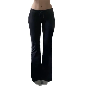 Yoga Pants - ANVÄND EJ ’KÖP DIREKT’.Så fina yoga pants. Står strl M i byxorna men skulle bedöma att de passar bättre på en S. Aldrig använda. Köpare står för frakt💕