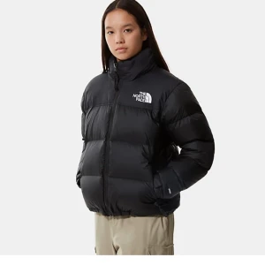 Svart north face jacka  - Säljer min relativt oandvända north face jacka som är i riktigt fint skick såsom en ny. Köptes för 3699 kr💗 en jätte fin varm och trendig jacka inför vintern💗