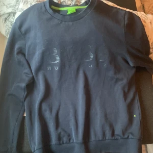 Boss tröja - Gammal modell  Storlek S Äkta  Pris kan diskuteras 