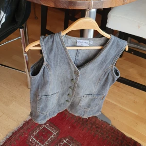 En jeans väst - Passar xs_s
