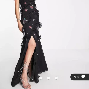 Finklänning - Finklänning från asos! Endast testad. Nypris 949:-