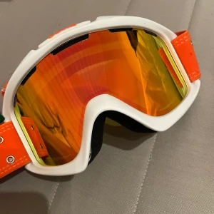 Skidglasögon från Bollé! - Orangea skidglasögon från bollé! Använda ett fåtal gånger🧡