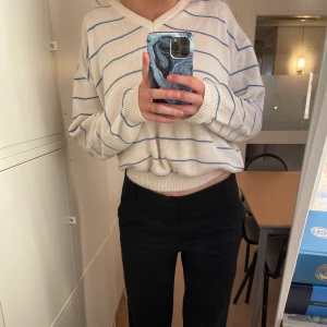 Randig tröja - Super snygg och trendig tröja som jag säljer då den inte kommer till användning😊skriv privat för fler bilder eller om du är intresserad🫶🏻