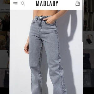Stentvättade jeans madlady storlek 38 - Helt oanvända stentvättade jeans ifrån Madlady X Mirabell kollektionen (ligger kvar i obruten original förpackning)  Original pris: 599kr