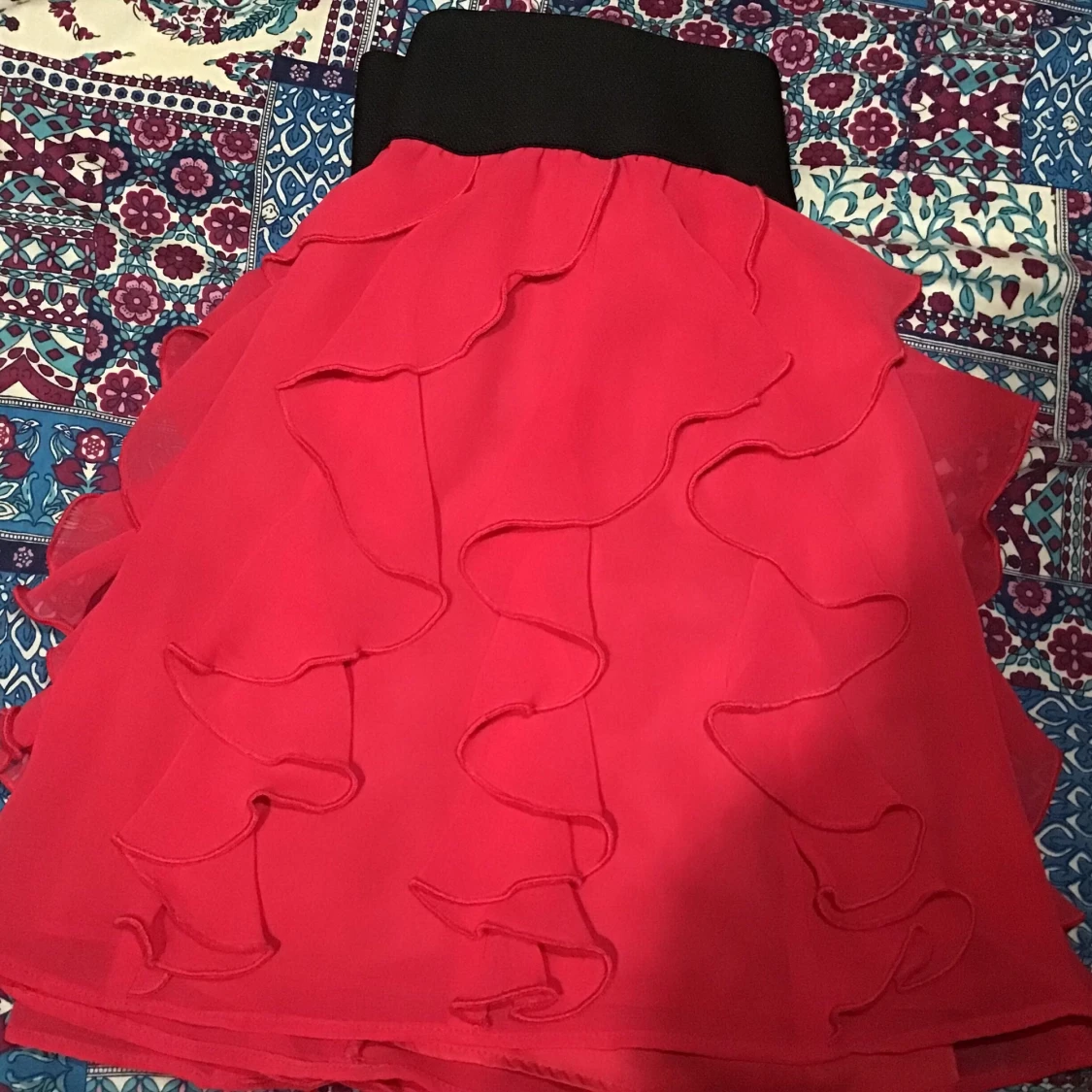 Oanvänd skitfin röd volangkjol!! - 91