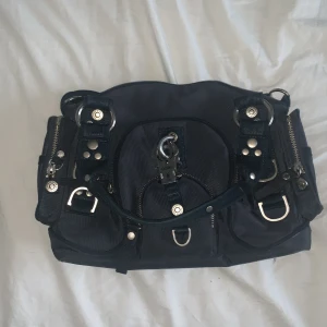 George Gina & Lucy väska - En skitfin gg&l väska som är som ny! Köparen står för frakt!😊