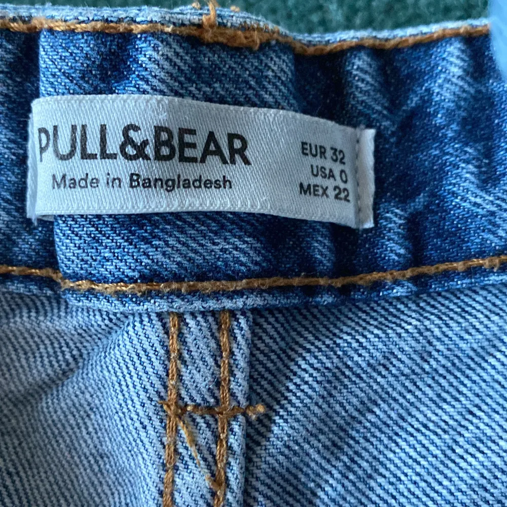 snygga shorts från pull&bear! köparen står för frakten!. Shorts.