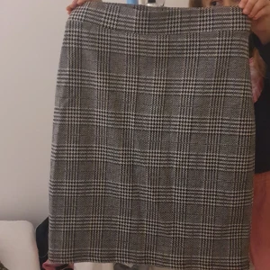 Strl xs  - Tight och fin fick den i present men tyvärr är det inte min stil men jätte fin ich oanvänd annars !