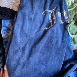 Juicy set - Använd ett par gånger säljs för de inte längre passar mig