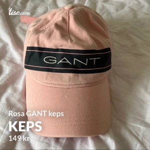 En rosa gantkeps  - Nu säljer jag denna rosa gantkeps pga att JAG tycker att jag inte passar i keps  och att den inte sitter riktigt bra på mig som jag.