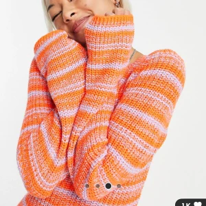 Klånning - Stickad klänning i storlek 38, jätte fint skick och är endast använd en gång. Från ASOS och slutsåld 