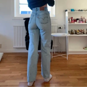 Levis jeans  - Säljer mina Levis jeans då de inte kommer till användning. Använda fåtal gånger och det är så gott som nya. De är i storlek W24 L29, skriv för fler bilder