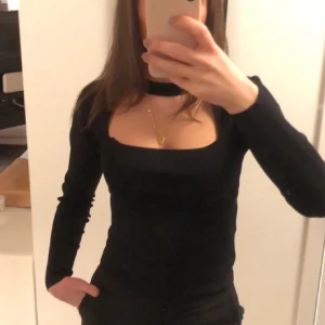 Zara topp - I storlek M men passar en S med, endast använd 1 gång. 200 kr 