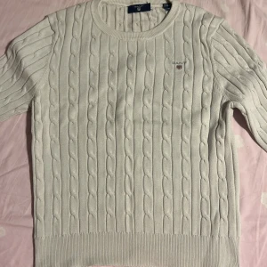 Gant tröja  - Har använts cirka 5 gånger är i perfekt skick. Väldigt stretchig så den sitter som en XS-S