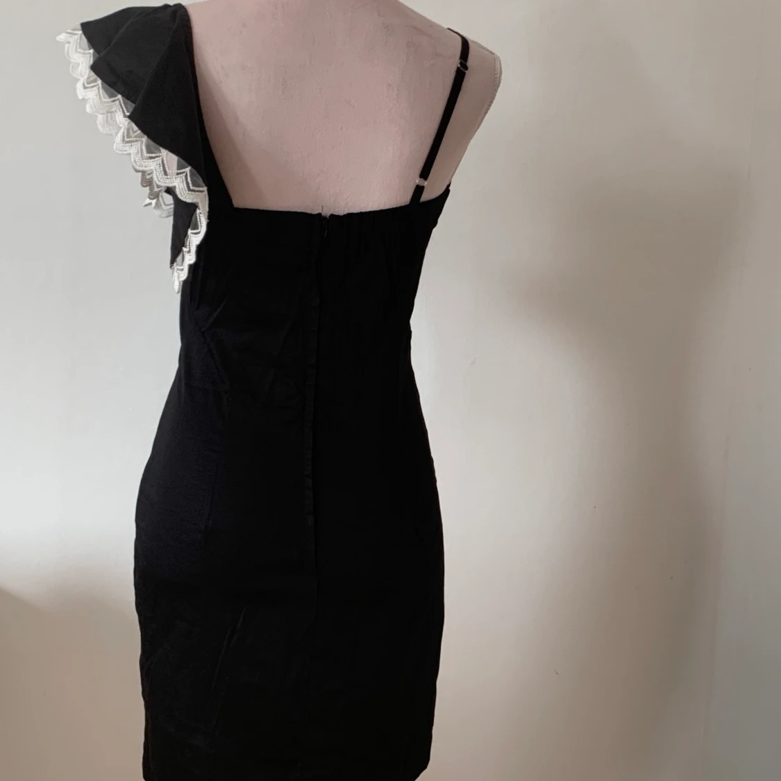 Svart klänning  - 91