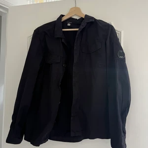 Cp compamy overshirt - Stl, L Köpt på Wonders i Varberg.