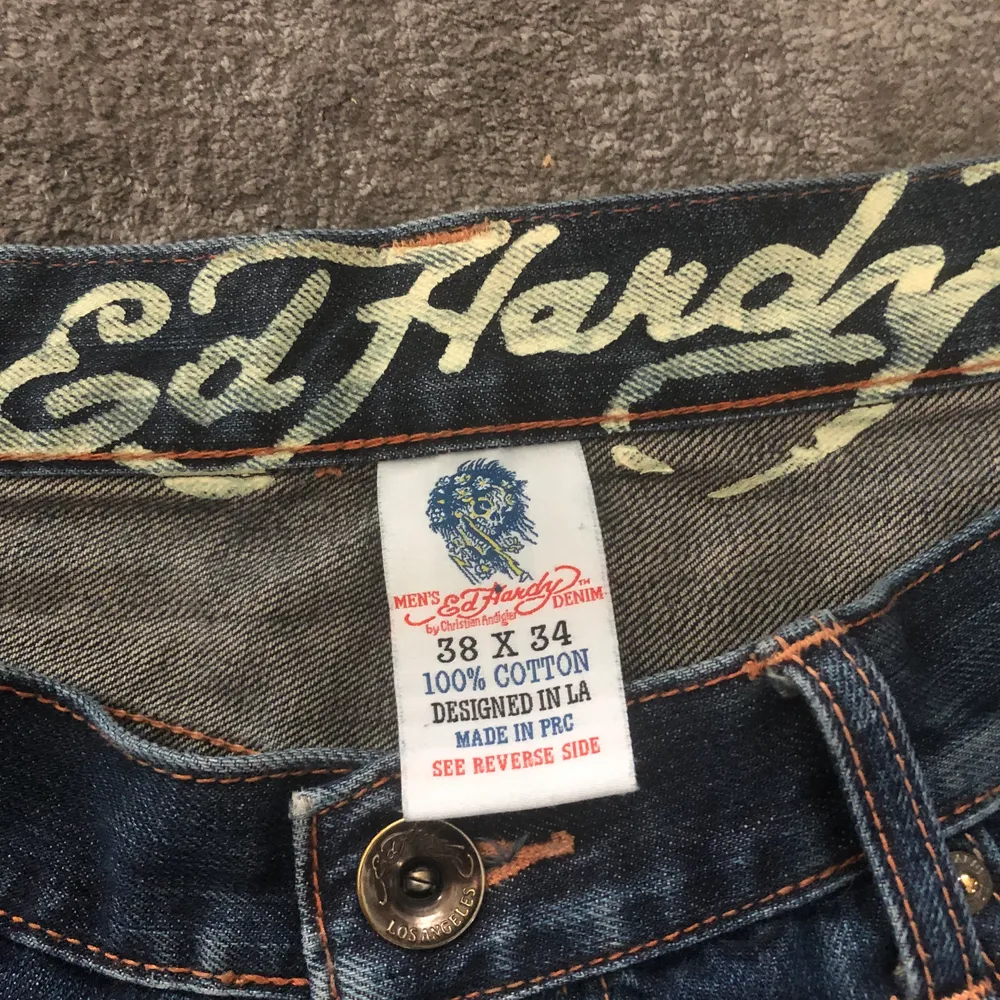 Riktigt feta edhardy jeans köpta här på plick. Riktigt najs fit baggy som fan. Funkar t alla me bälte! Ba o skriva om man har någon fråga angående passform. Kan även tänka mig o byta. Jeans & Byxor.