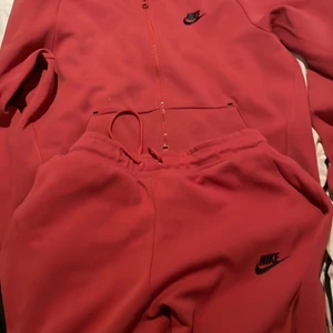 Nike tech - Storlek S