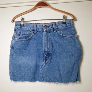 Jeanskjol - Äldre jeanskjol i klassisk modell🌿