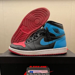 Jordan Retro 1 High OG UNC - Utförsäljning från min sko kollektion!👟 Skick: 7/10 (lite creasade)  Storlek: 44,5   Innermått: ~ 28,5cm