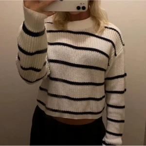 Randig tröja  - Säljer denna fina tröjan som är från Ginatricot. Bra skick!🫶❤️