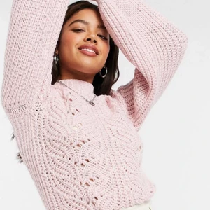 Stickad tröja  - Superfin rosa stickad tröja från ASOS. Storlek 34💕💕